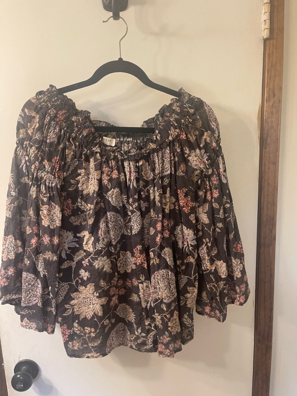 Umgee Black Floral Smocked Off-Shoulder Blouse Sz. S #146